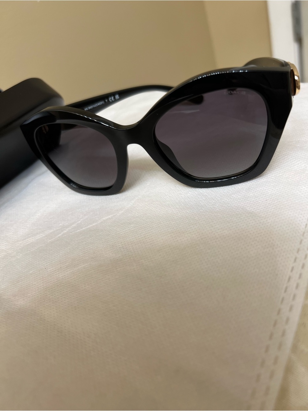 Coach Cat-Eye Sunglasses w Receipt nwt - Picture 8 of 13